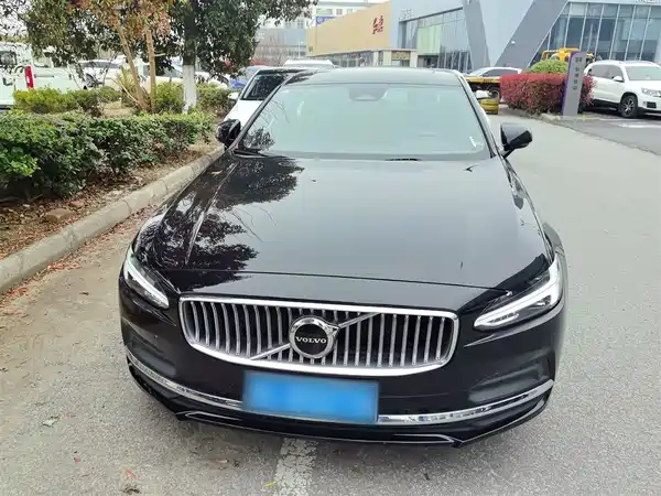Volvo S90 2025