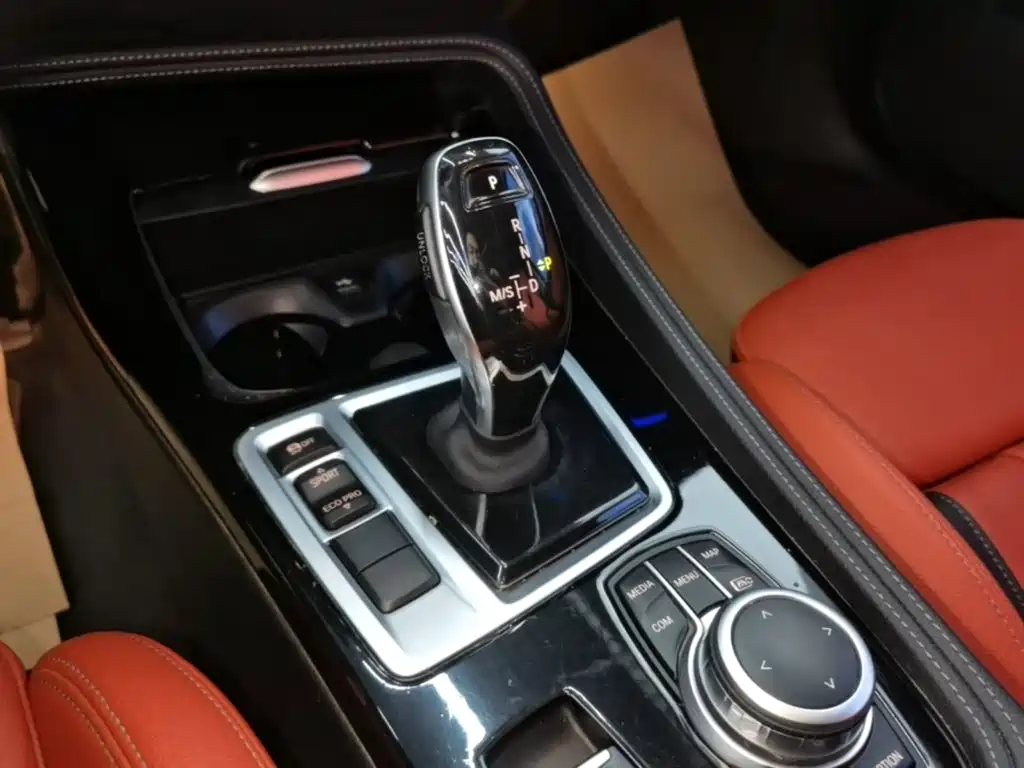 BMW 1 Series 2020 — фото 14