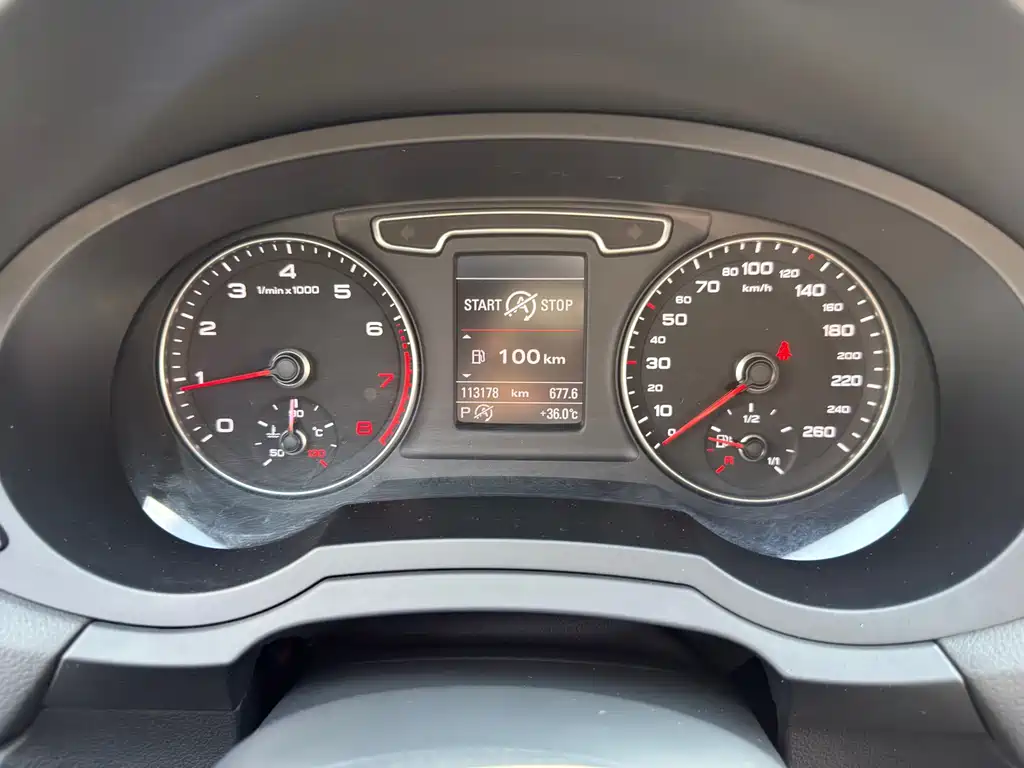 Audi Q3 2015 — фото 15