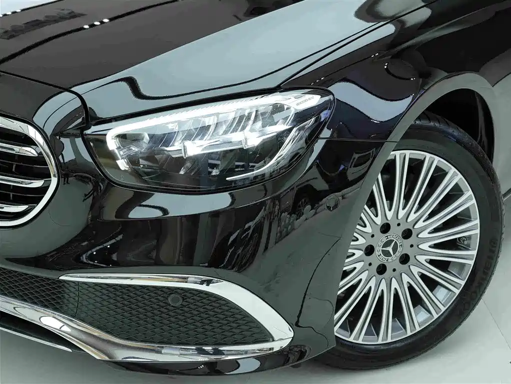 Mercedes-Benz E-Class 2023 — фото 19