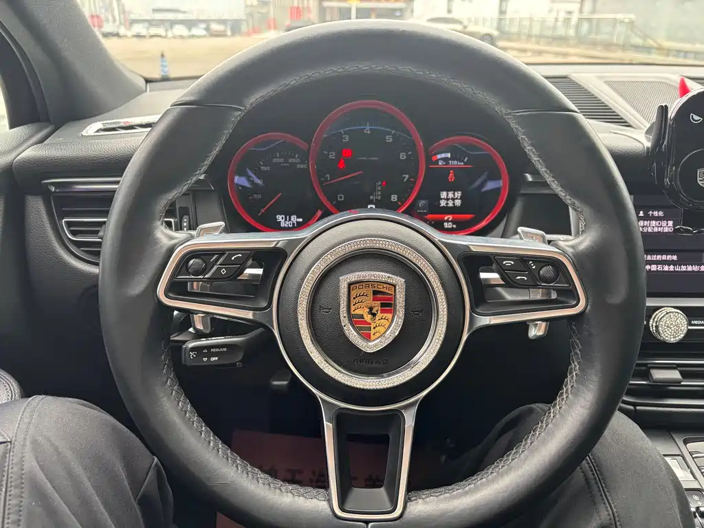Porsche Macan 2020 — фото 16