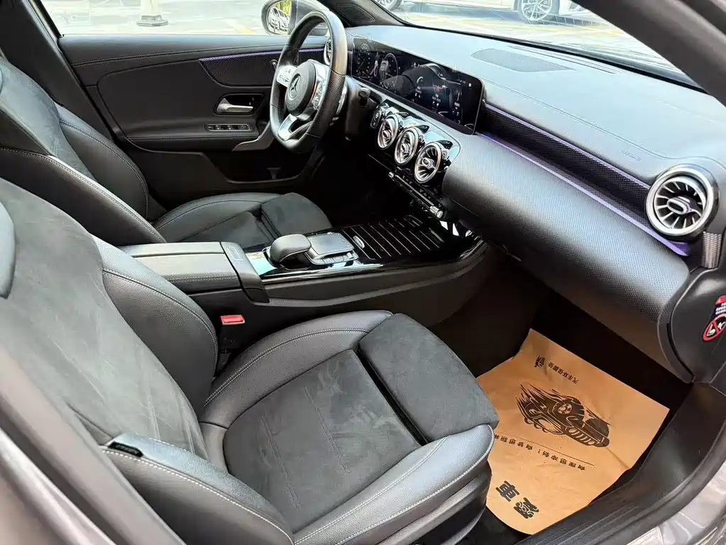 Mercedes-Benz A-Class 2020 — фото 12