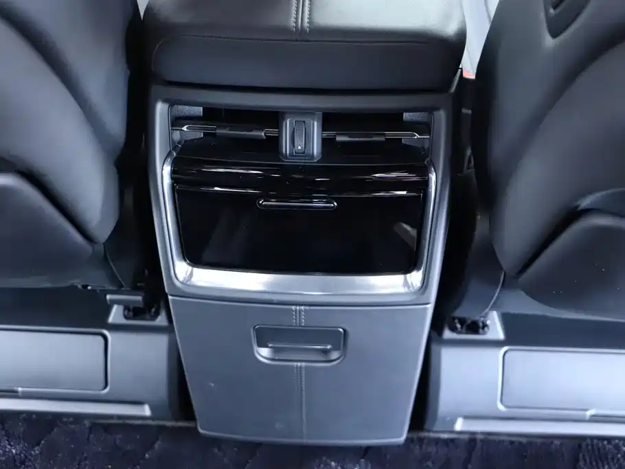 Toyota Alphard 2024 — фото 18