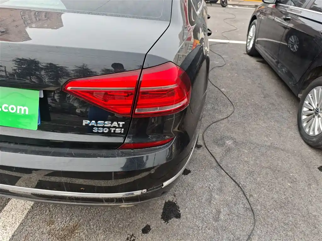Volkswagen Passat 2018 — фото 24