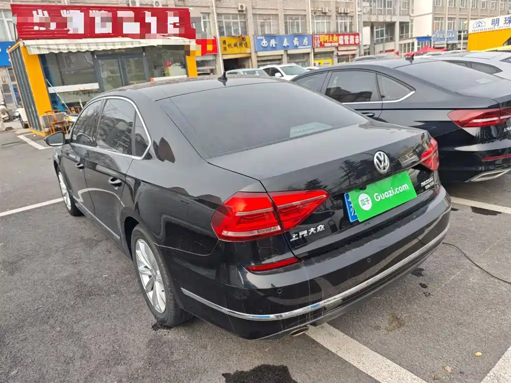 Volkswagen Passat 2018 — фото 21