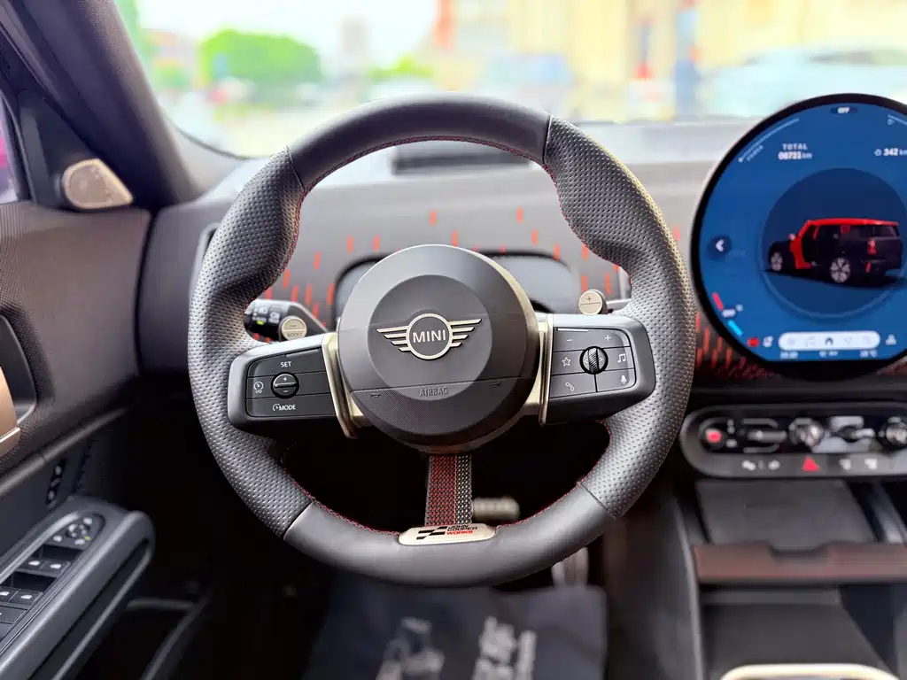 MINI JCW Countryman 2024 — фото 14