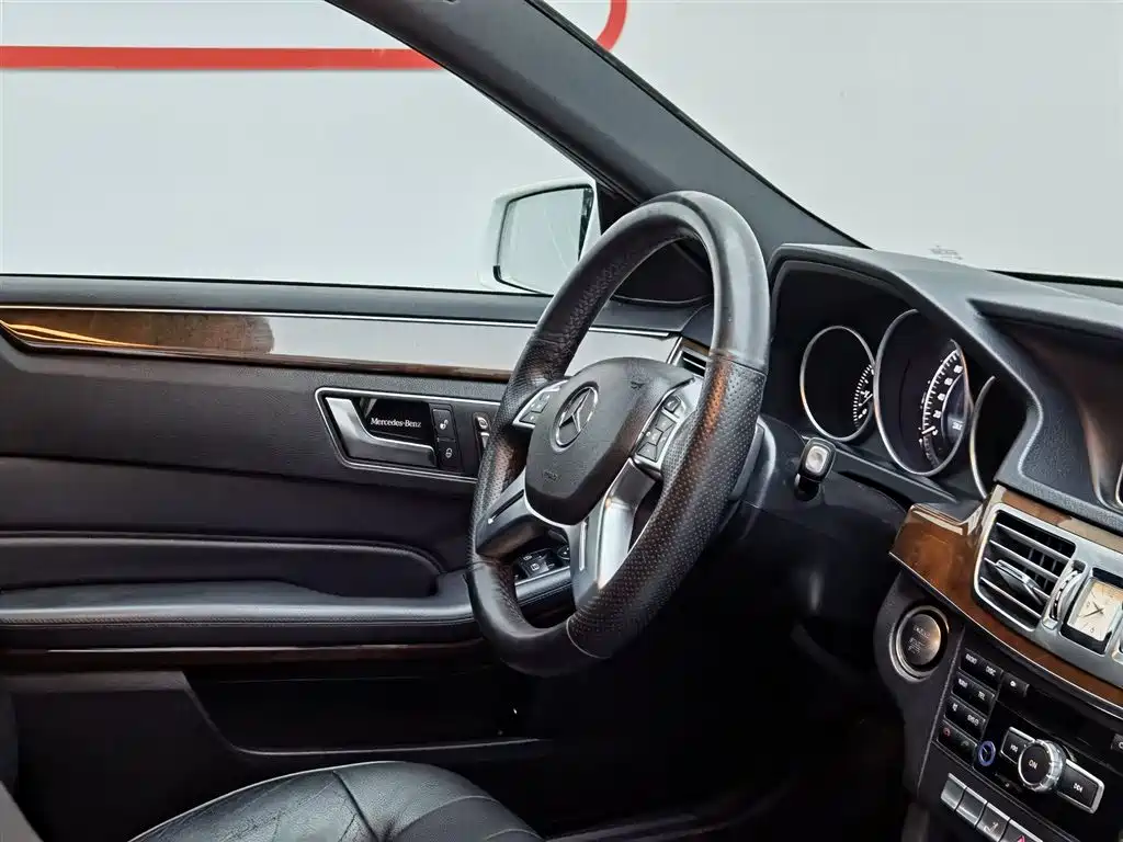 Mercedes-Benz E-Class 2014 — фото 22