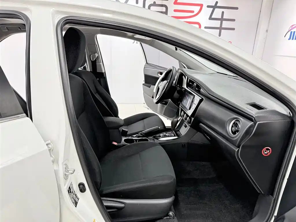 Toyota Corolla 2018 — фото 16