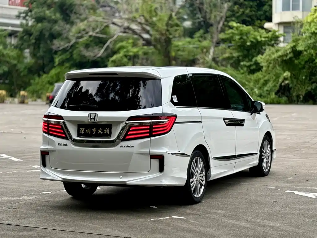 Honda Elysion 2017 — фото 18
