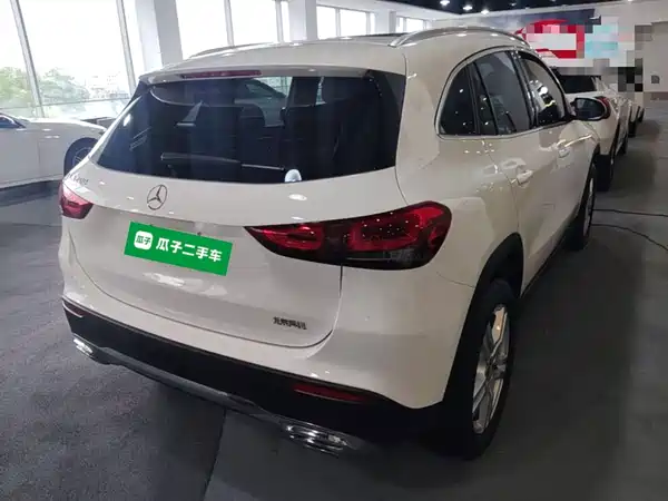 Mercedes-Benz GLA 2024