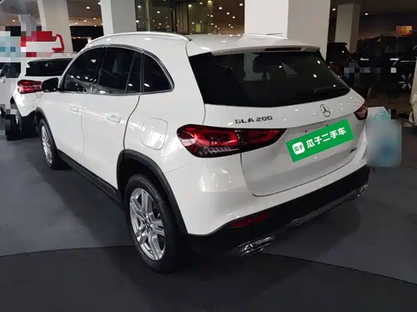 Mercedes-Benz GLA 2024