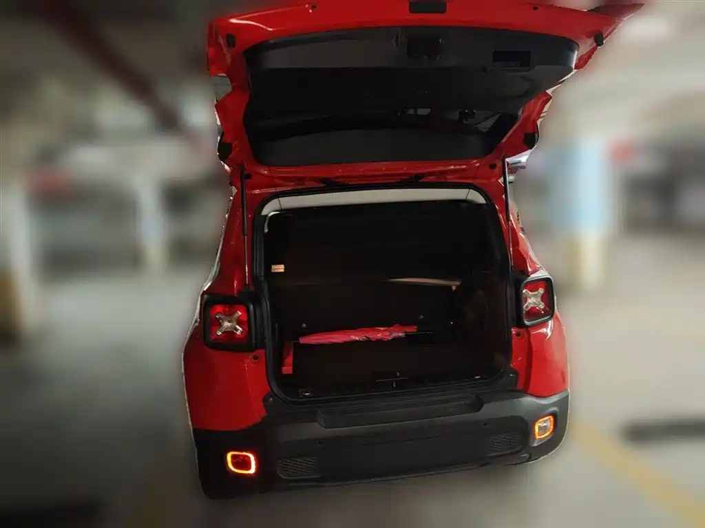 Jeep Renegade 2021 — фото 10