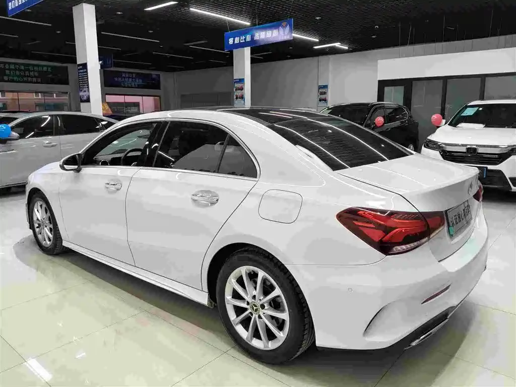 Mercedes-Benz A-Class 2021 — фото 4