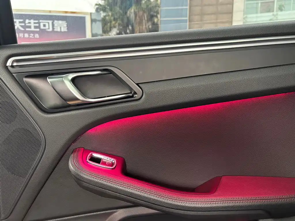 Porsche Macan 2020 — фото 12