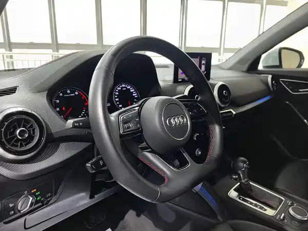 Audi Q2L 2022