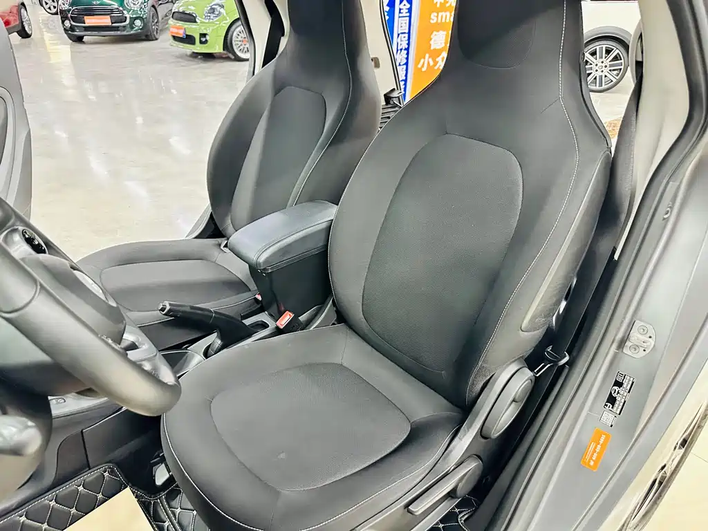smart Fortwo 2018 — фото 24