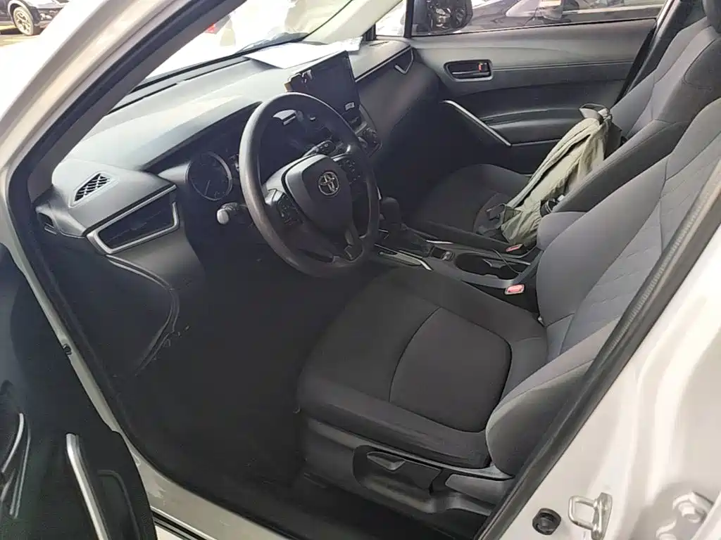 Toyota Corolla Cross 2022 — фото 15