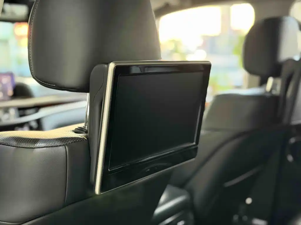 Lexus LX 2017 — фото 16