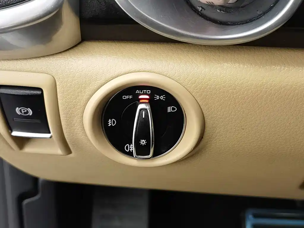 Porsche Cayenne 2015 — фото 21