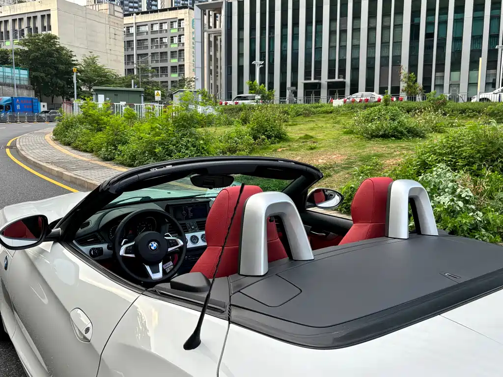 BMW Z4 2013 — фото 14
