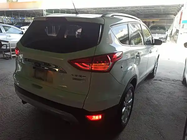 Ford Kuga 2015