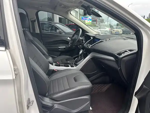 Ford Kuga 2016
