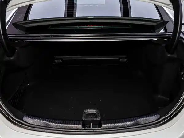 Mercedes-Benz C-Class 2022