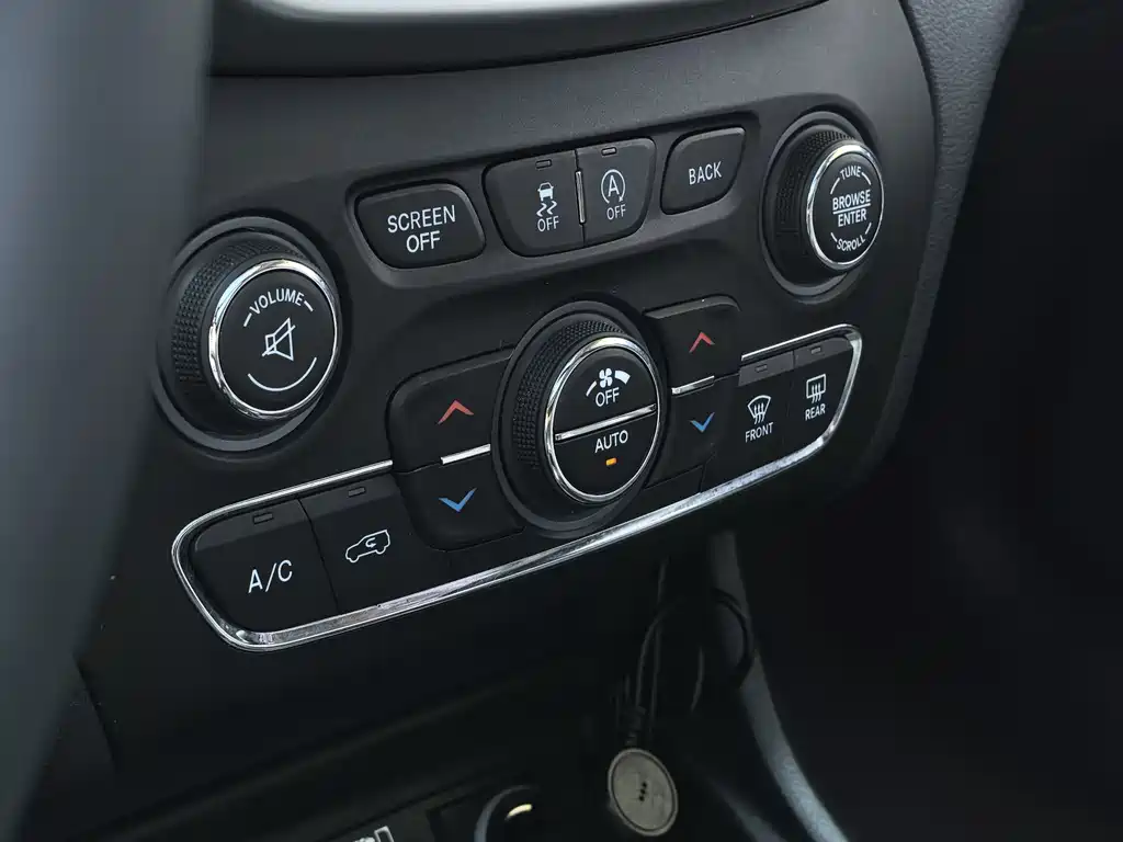 Jeep Cherokee 2021 — фото 19
