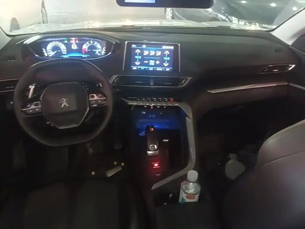 Peugeot 5008 2018 — фото 10