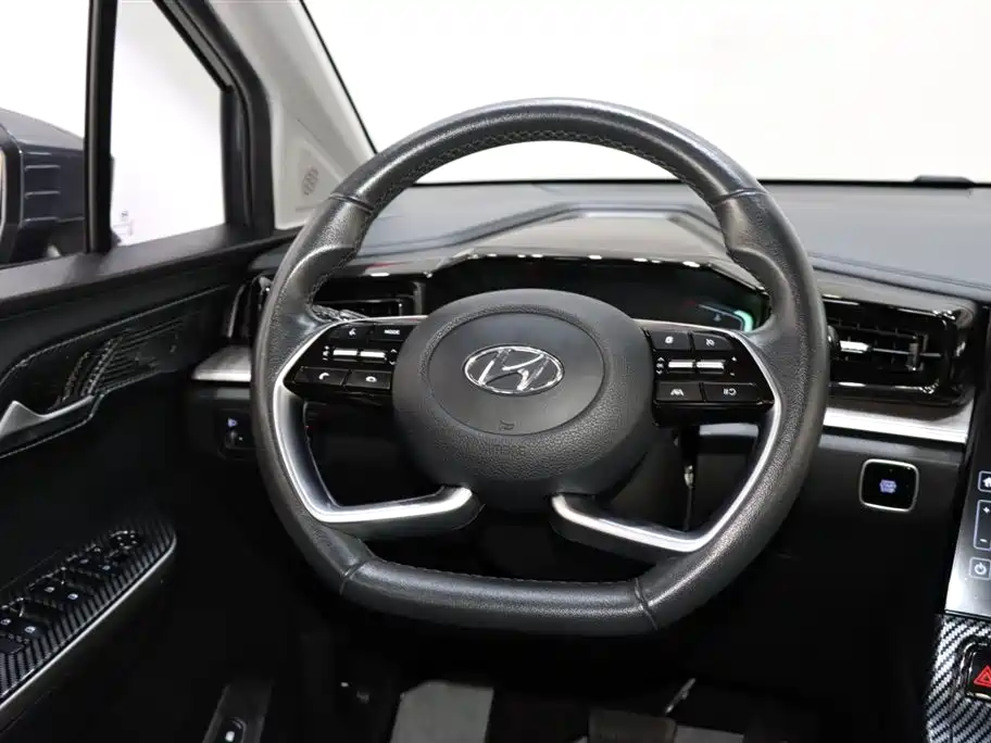 Hyundai Custo 2024 — фото 13