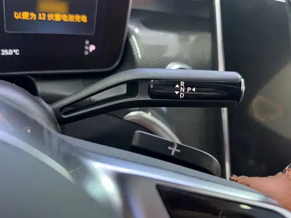 Mercedes-Benz GLC 2023
