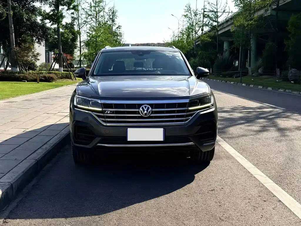 Volkswagen Touareg 2018 — фото 2
