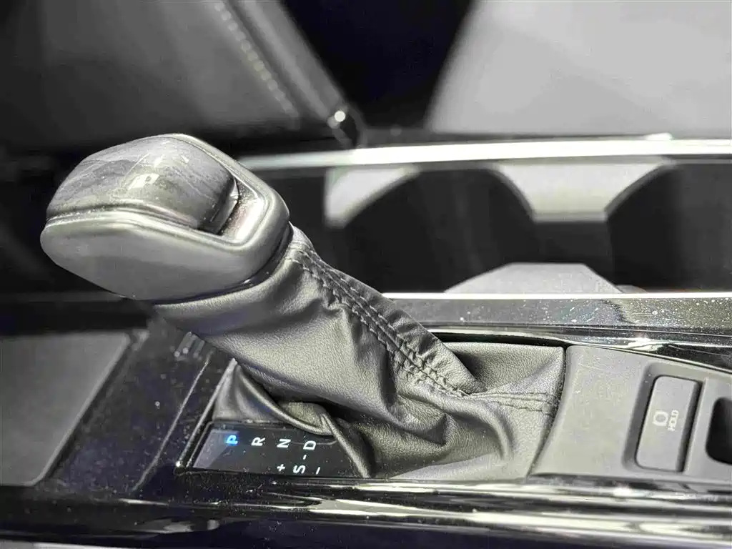 Toyota Camry 2024 — фото 15