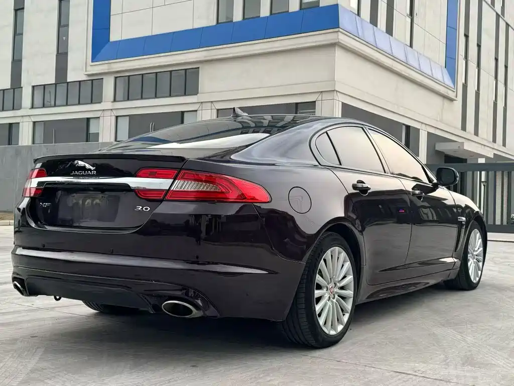 Jaguar XF 2014 — фото 9
