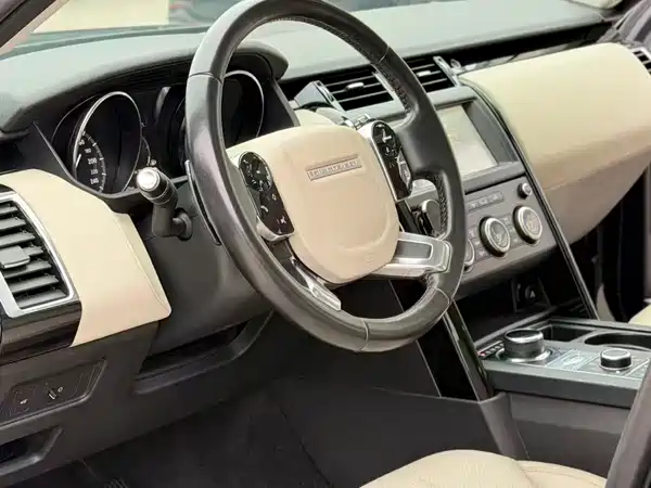 Land Rover Discovery 2019