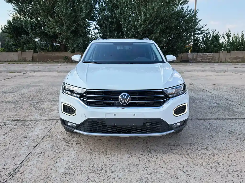 Volkswagen T-Roc 2023 — фото 2