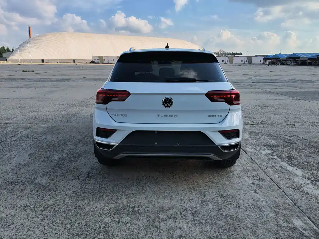 Volkswagen T-Roc 2023 — фото 5
