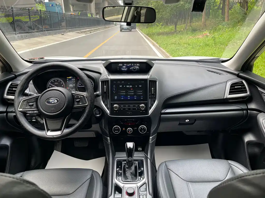 Subaru Forester 2019 — фото 4
