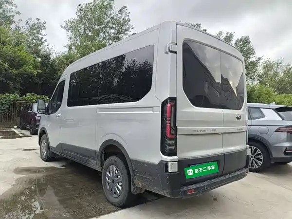 Ford Transit T8 2024
