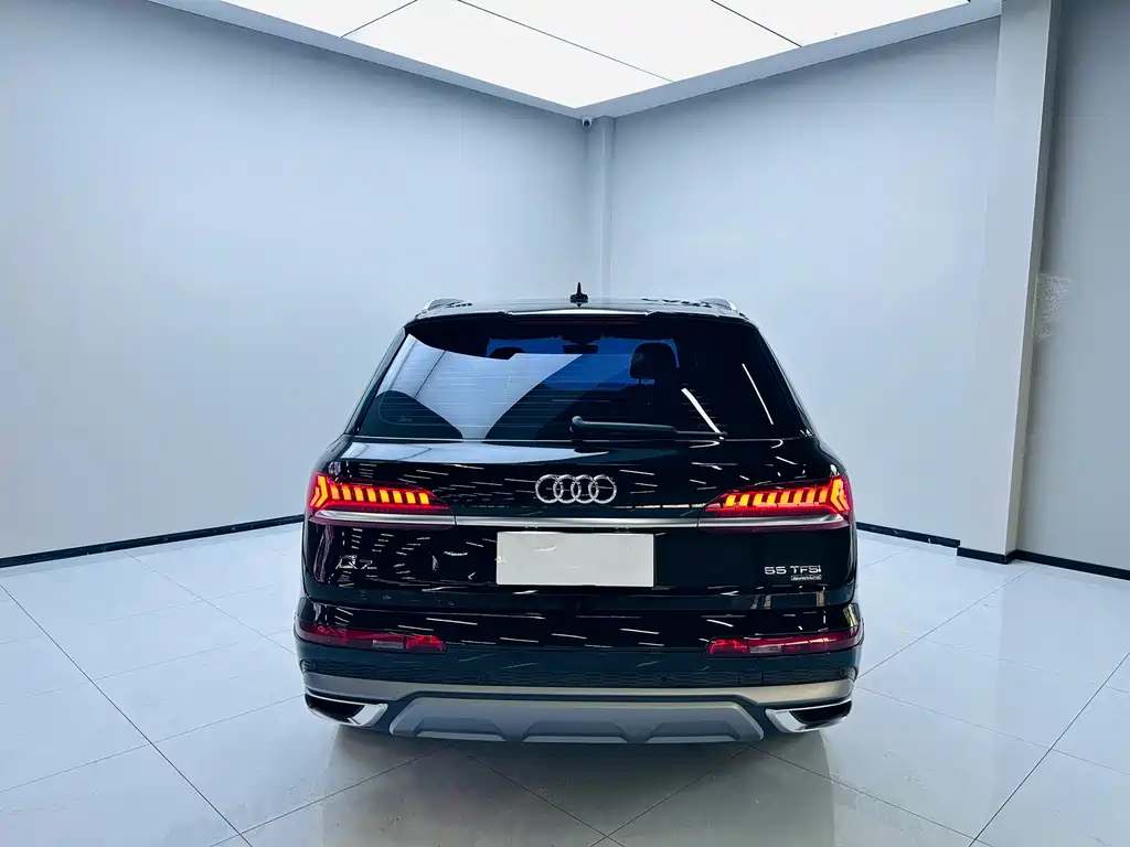 Audi Q7 2023 — фото 5