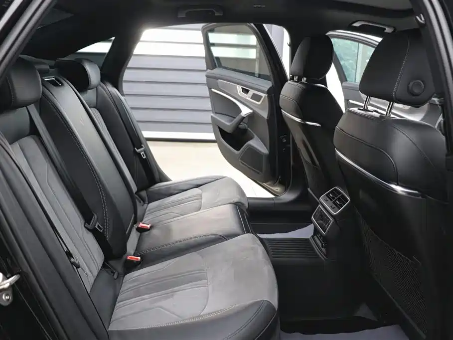 Audi A6L 2025 — фото 24