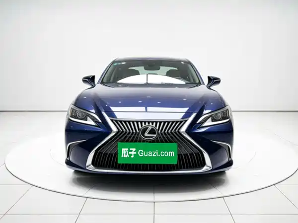 Lexus ES 2019
