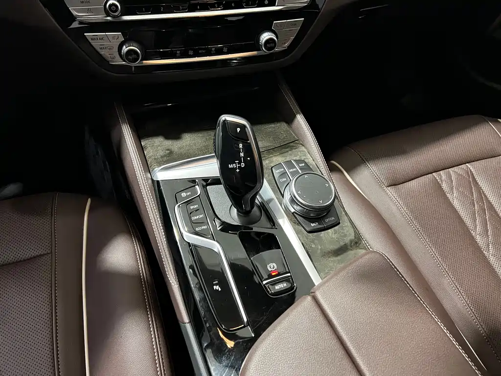BMW 5 Series 2023 — фото 15