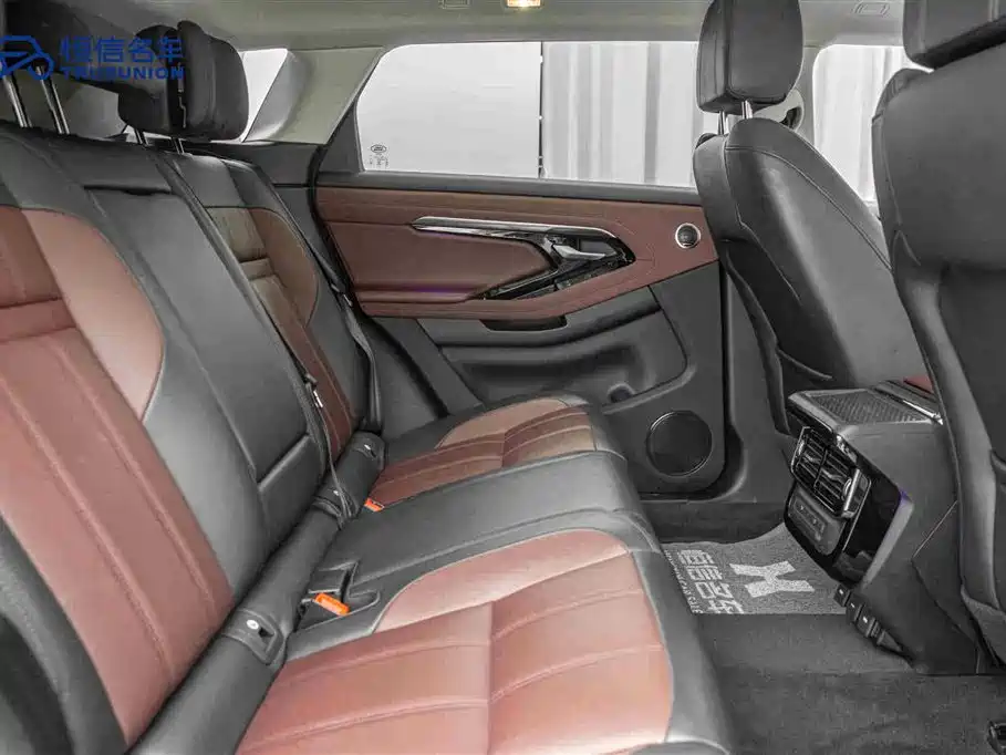 Land Rover Evoque 2023 — фото 16