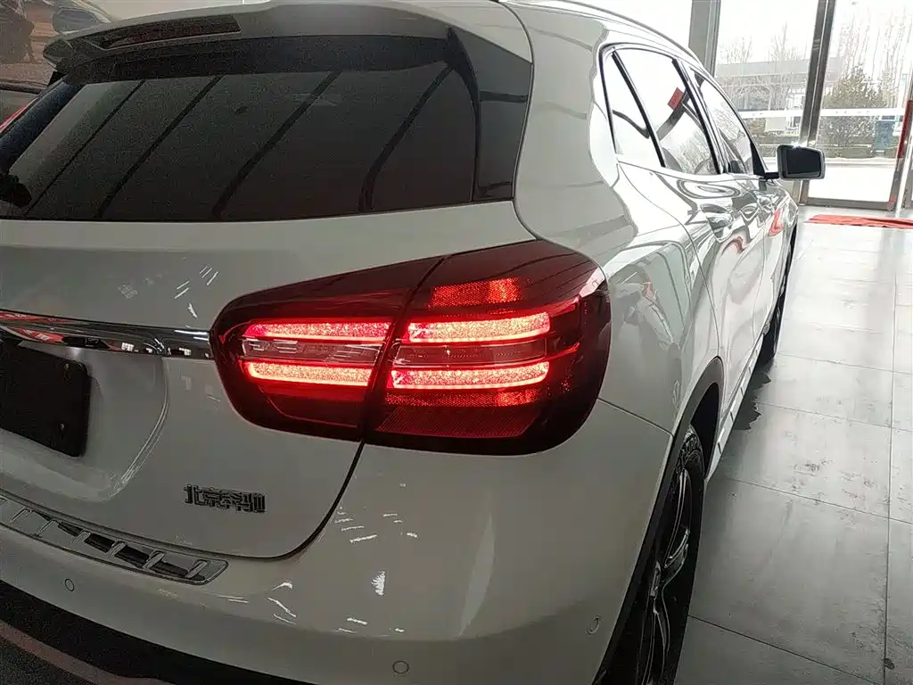 Mercedes-Benz GLA 2018 — фото 24