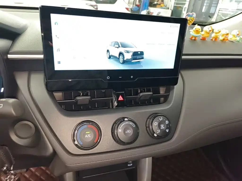 Toyota Corolla Cross 2023 — фото 13