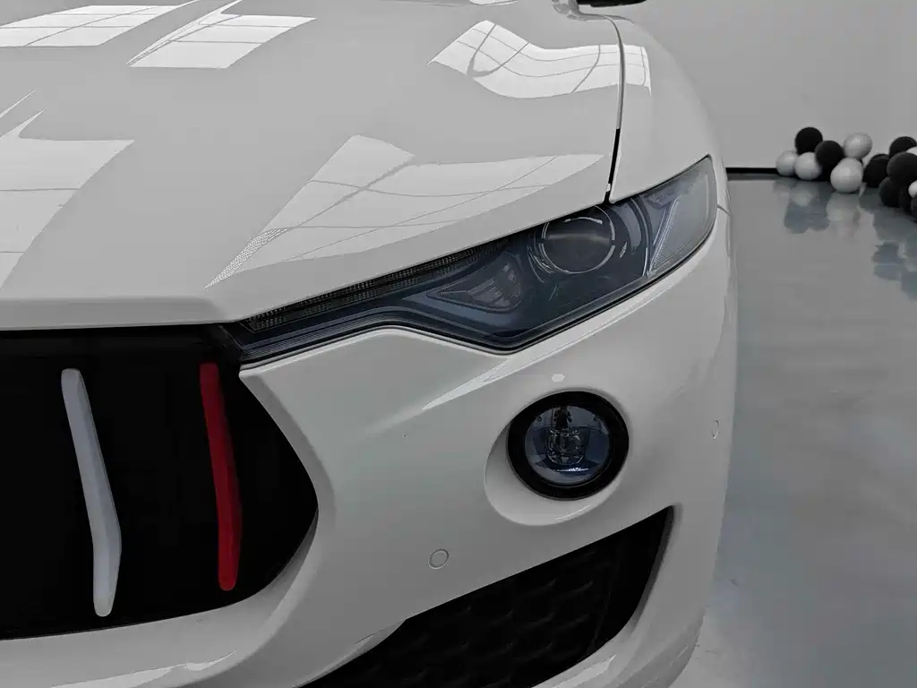 Maserati Levante 2017 — фото 12