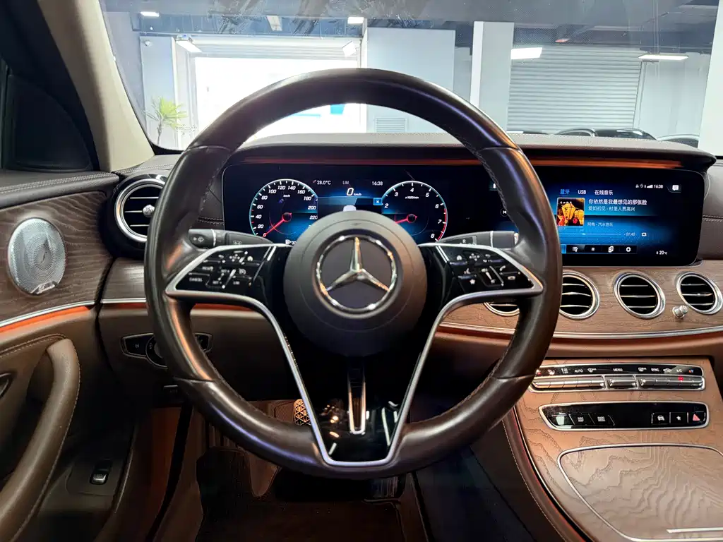 Mercedes-Benz E-Class 2020 — фото 8