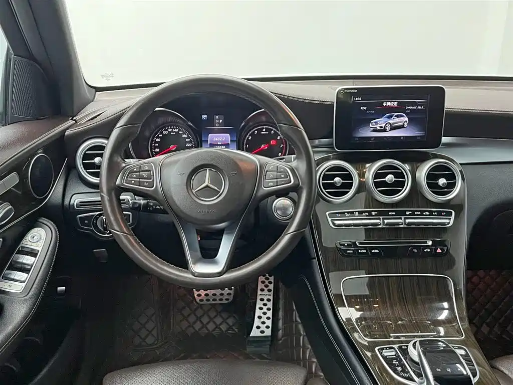 Mercedes-Benz GLC 2016 — фото 20