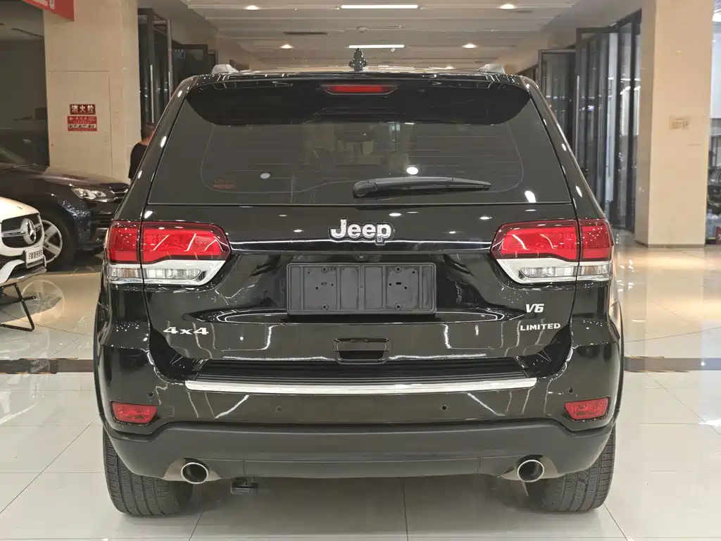 Jeep Grand Cherokee 2021 — фото 17